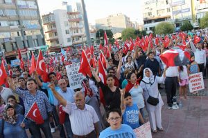 ALİAĞA’DA BAYRAK YÜRÜYÜŞÜ YAPILDI