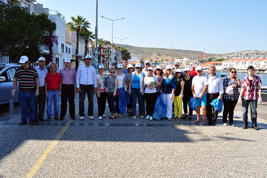 FOÇA’DA ÖRNEK TEMİZLİK