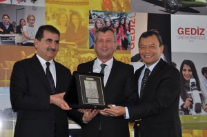 Gediz Üniversitesi Yabancı Dil Hazırlık Okulu Seyrek’te açıldı