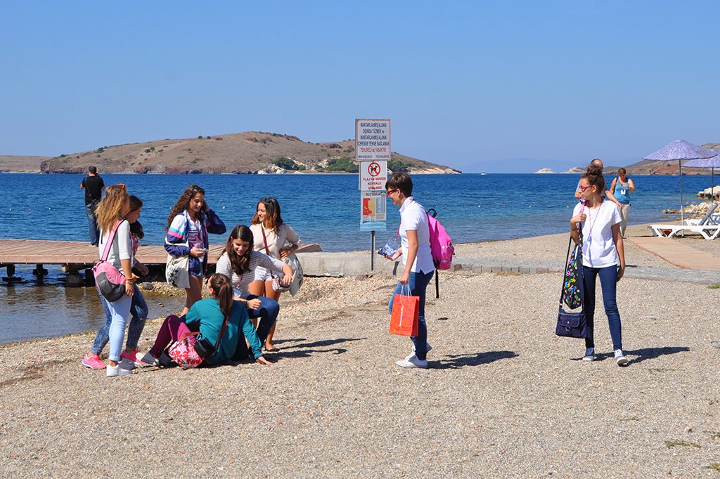YABANCI ÖĞRENCİLER, FOÇA’YA HAYRAN KALDI