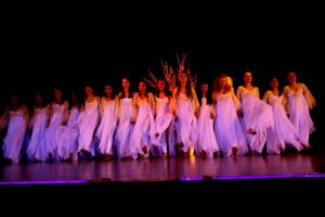 ”SESSİZLİK’TE DANS”, Uluslararası Karşıyaka Festivali’nde…