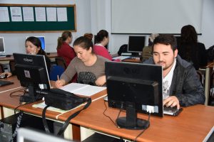 ALİAĞA TÜPRAŞ HALK EĞİTİMİ MERKEZİ MESLEK KAZANDIRMAYA DEVAM EDİYOR