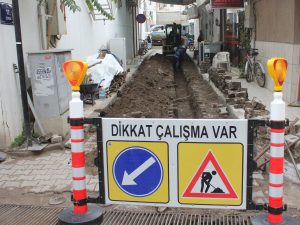 Dikili’de yağmur suyu drenaj hatları yenileniyor