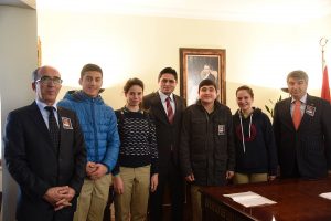 OKUL YÖNETİMİ VE ÖĞRENCİ MECLİSİ BAŞKAN ACAR’I ZİYARET ETTİ