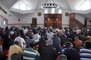 ALİAĞA CAMİLERİNDE ‘ÖZGECAN’ HUTBESİ