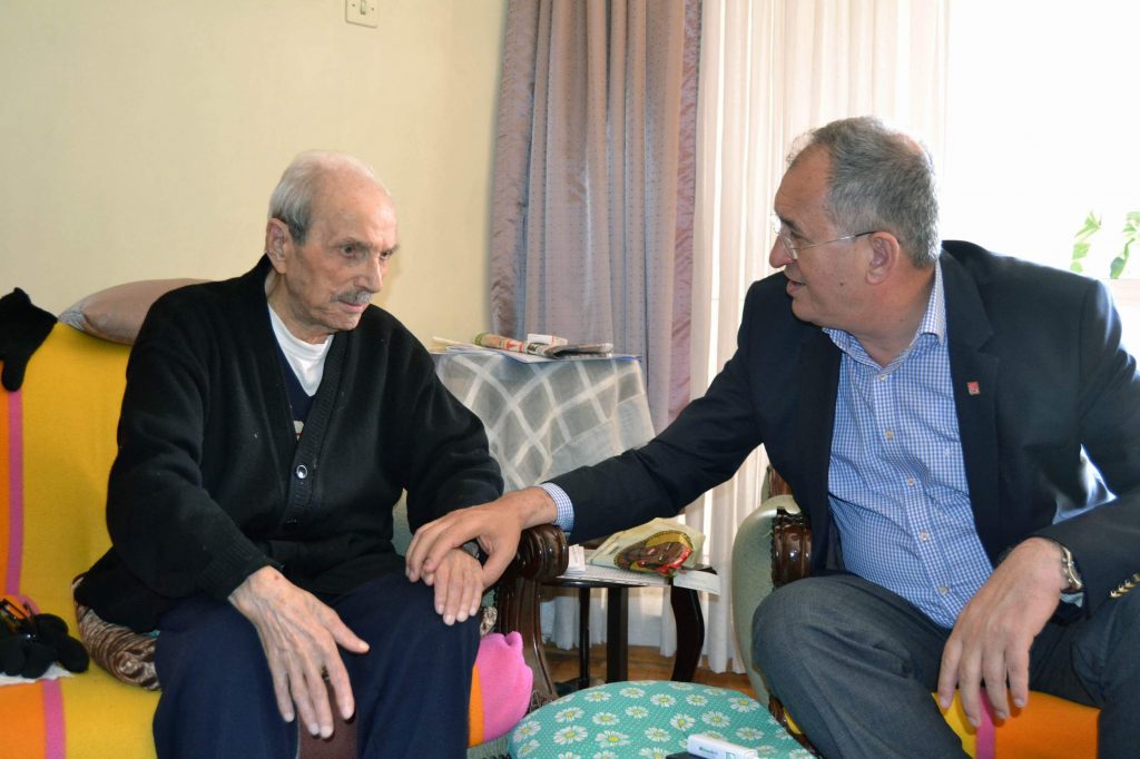 Sertel, CHP’nin efsane ismi İbrahim Yılmaz’ı ziyaret etti