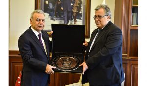 KAYBOLMUŞ ZAMANIN TELAFİSİ İÇİN ÇABALIYORDU