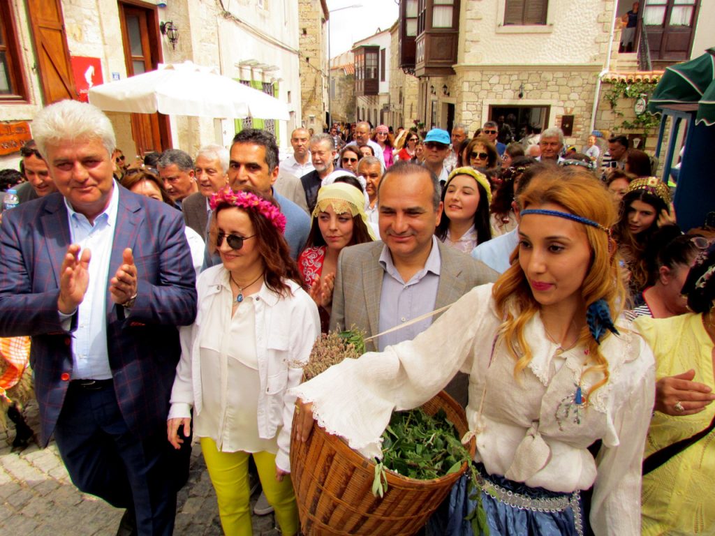 Dalgıç, “Alaçatı Ot Festivali, alınan ödülle taçlanmış oldu”