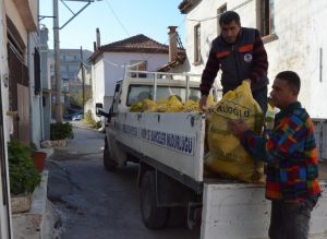 Dikili’de ocakları ısıtan hizmet