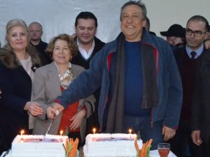 Dikili Belediyesi yeni yılı tek yürek kutladı