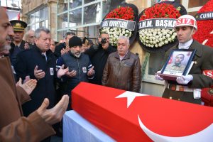 Menemen Şehidini Gözyaşlarıyla Uğurladı