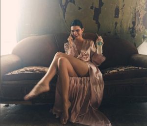 KENDALL JENNER’IN DÖVME TUTKUSU