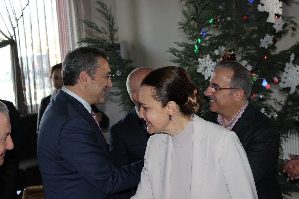 AK PARTİ MİLLETVEKİLLERİ HOTAR VE SÜREKLİ ODA BAŞKANLARIYLA BULUŞTU