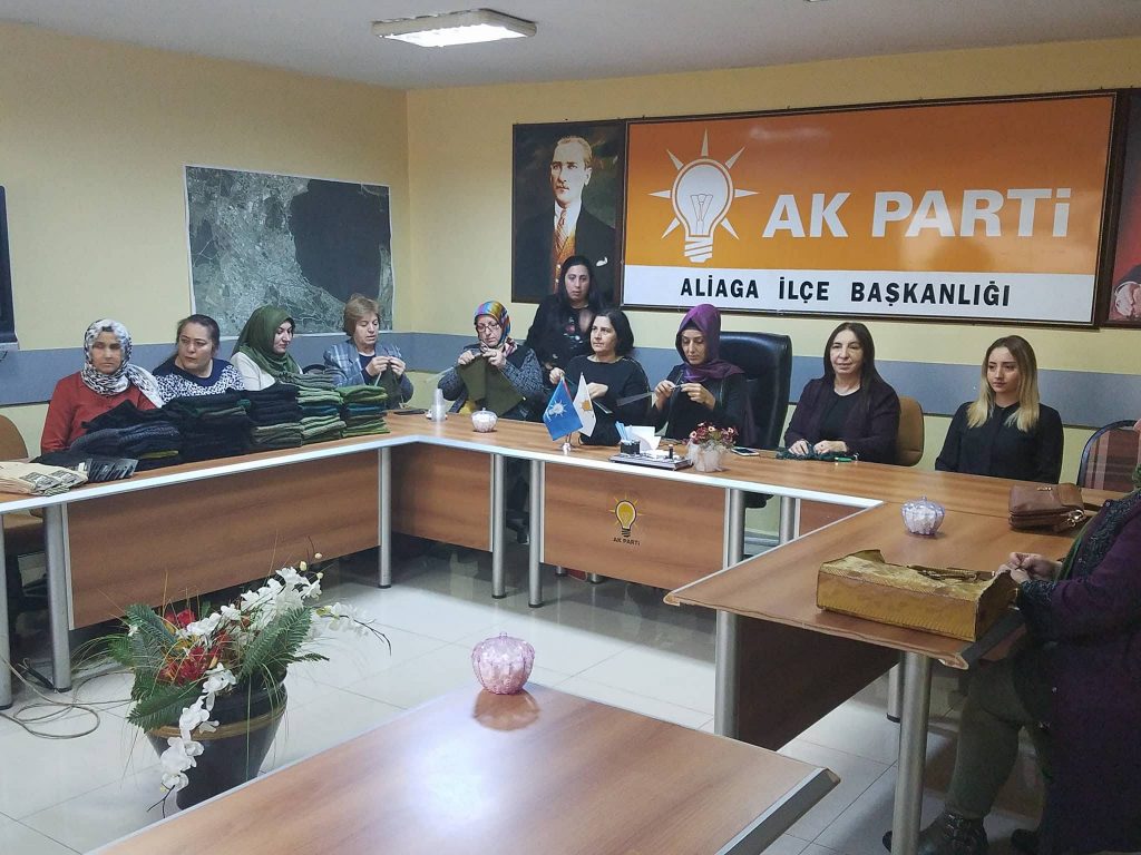 Zeytin Dalı Harekâtı’na Katılan Mehmetçiğe Çorap ve Boyunluk ördüler