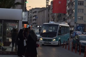 ALİAĞA’DAKİ VA­TAN­DAŞ­LAR ŞEHİRÇİ  MİNİBÜS­LERİNDEN OL­DUK­ÇA MEM­NUN