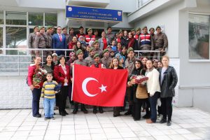 HALK EĞİTİM KURSİYERİ BAYANLARDAN JANDARMA  KOMUTANLIĞINA MORAL ZİYARETİ 