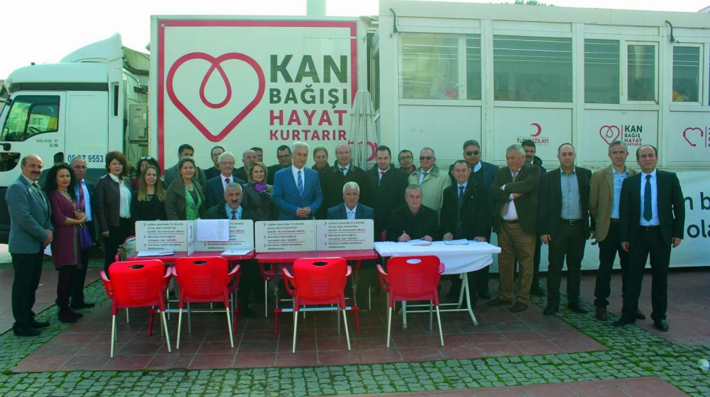 AYHAN ÖĞRETMENİN ANISINA KAN BAĞIŞI KAMPANYASI