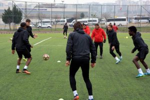 ALİAĞASPOR FK GÜZELTEPE’YE HAZIRLANIYOR