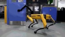 Boston Dynamics’in yeni robot köpeğine ‘işkence’