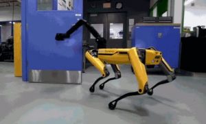 Boston Dynamics’in yeni robot köpeğine ‘işkence’