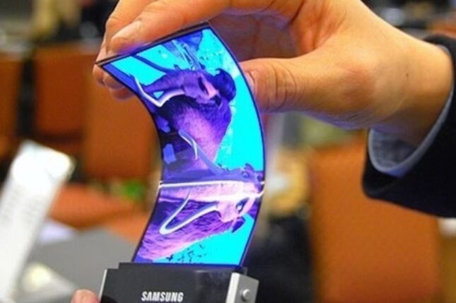 Samsung’tan katlanabilir telefon için önemli adım