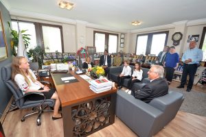 23 NİSAN FOÇA TEMSİLİ BELEDİYE BAŞKANI SUDE BİLİR OLDU