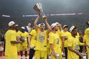 FENERBAHÇE’NİN FİNAL FOUR HEYECANI SANAT SOKAĞI’NDA DEV EKRANDA YAŞANACAK