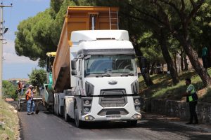 BERGAMA’NIN YOLLARI YAPILIYOR