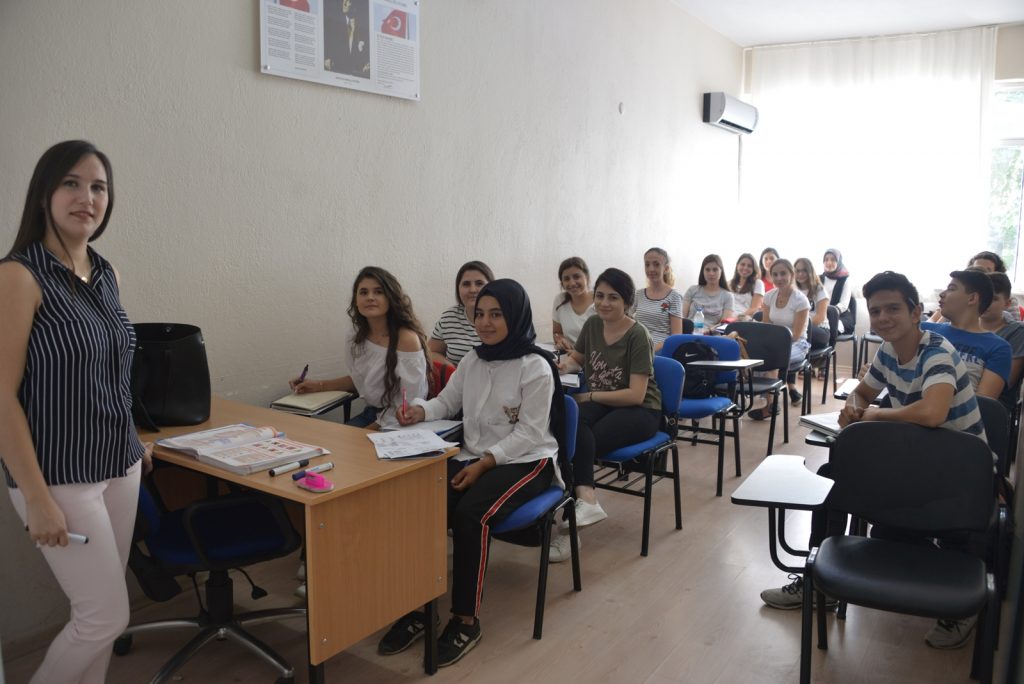 BERGAMA’DA ÜNİVERSİTEYE HAZIRLIK KURSUNA YOĞUN İLGİ   