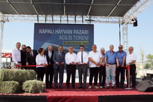 BAKIRÇAY’IN EN BÜYÜK HAYVAN PAZARI AÇILDI