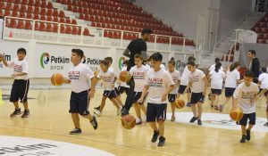 ALİAĞA BELEDİYESİ KIŞ SPOR OKULLARI İÇİN KAYITLAR BAŞLIYOR