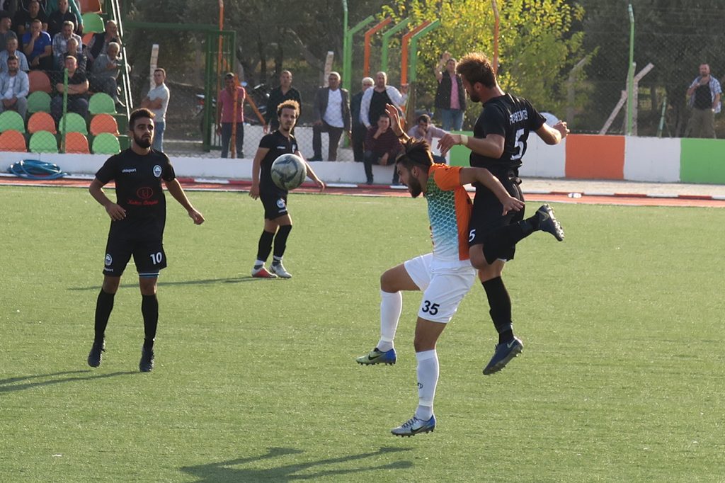 FOÇA BELEDİYESPOR 3’TE 3 YAPTI