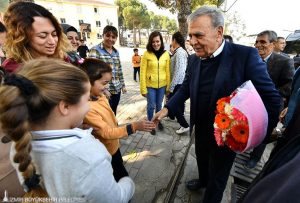 Gelen beni geçmek zorunda