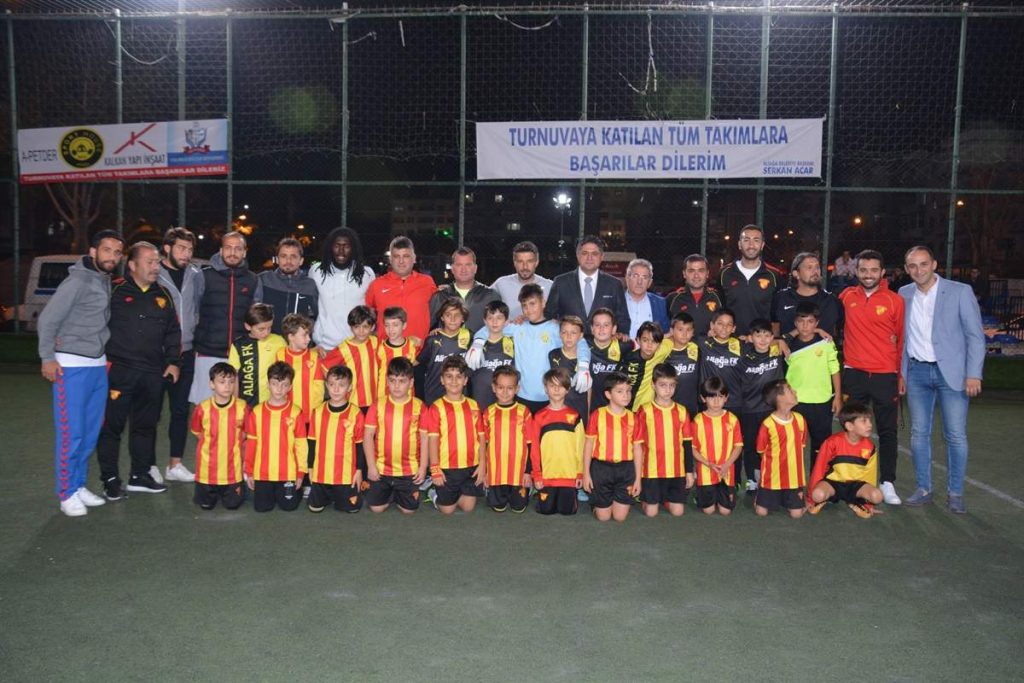 ALİAĞA 3.GELENEKSEL GENÇLİK TURNUVASI ATATÜRK KUPASI BAŞLADI