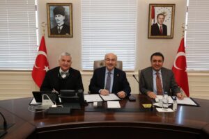 İzmir İl Milli Eğitim Müdürlüğü ve ETİK Arasında Mesleki ve Teknik Eğitim İş Birliği Protokolü İmzalandı