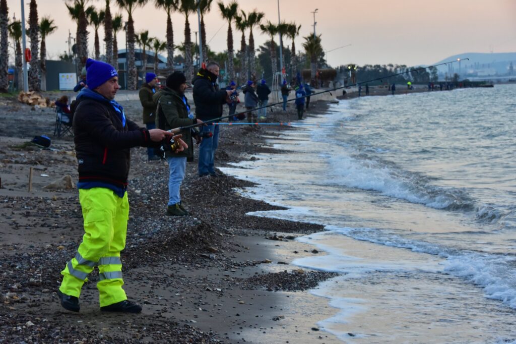 MAVİ BAYRAKLI AĞAPARK’TA OLTALAR YARIŞTI