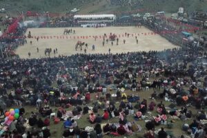 KINIK’TA 32’NCİ GELENEKSEL DEVE GÖSTERİSİ FESTİVALİNE YOĞUN İLGİ