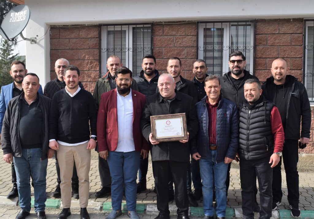 Esnaf Odası Başkan Berk, mazbatasını aldı