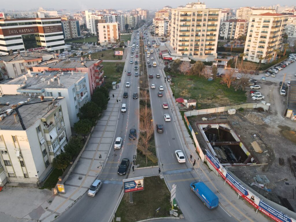 Çiğli Tramvay hattı çalışmaları nedeniyle trafik akışında değişiklik