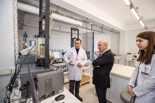 Başkan Soyer Egeşehir Laboratuvarı’nı inceledi