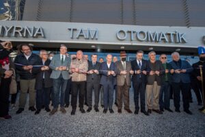 Türkiye’nin en büyük tam otomatik otoparkı İzmir’de açıldı