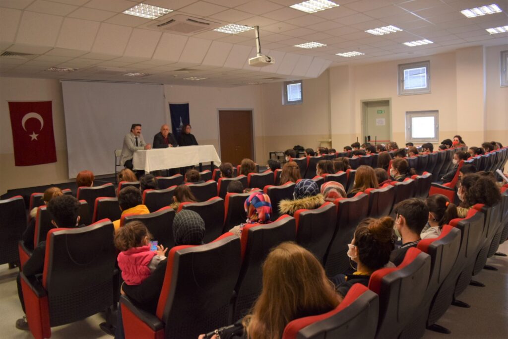 SAKA ‘KARİYER GÜNÜ BULUŞMALARI’NDA ÖĞRENCİ VE VELİLERLEBİR ARAYA GELDİ