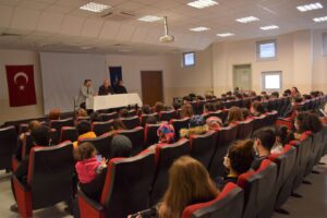 SAKA ‘KARİYER GÜNÜ BULUŞMALARI’NDA ÖĞRENCİ VE VELİLERLEBİR ARAYA GELDİ