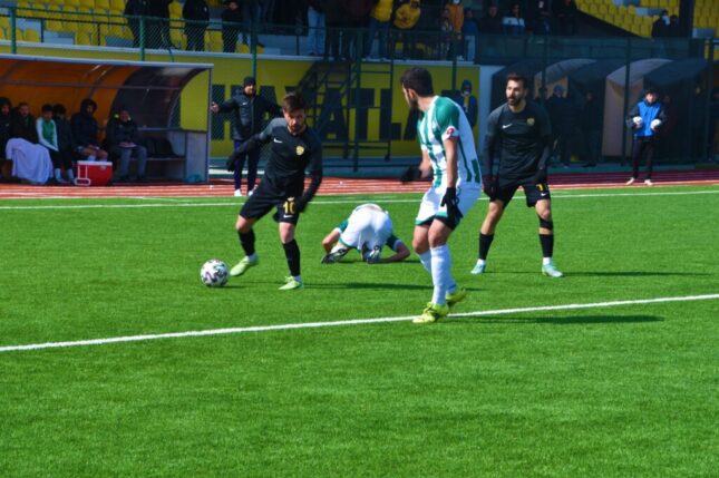 Aliağaspor FK 3 Puanı 3 Golle Aldı