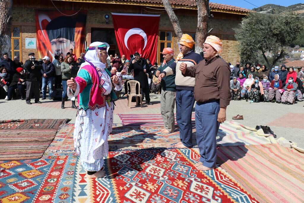 Bayındır’da “Emekçi Tahtacı Kadınlar Şenliği” yapıldı