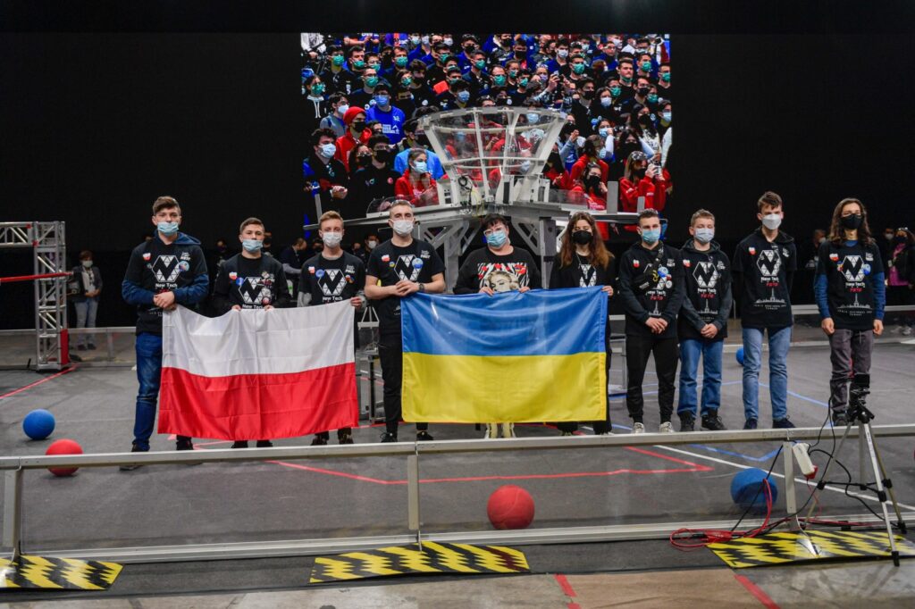 Robotlardan coşkulu başlangıç
