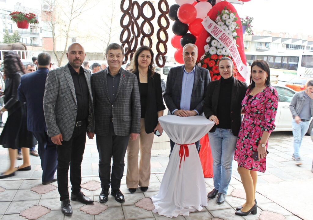 BERTO YÖNETİMİ AÇILIŞA KATILDI