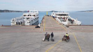 AYVALIK’TA 25 AY SONRA İLK YOLCU GEMİSİ MİDİLLİ’YE HAREKET ETTİ