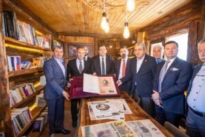 Başkan Soyer kitap bağışı çağrısını Bergama’da yineledi