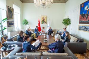 Başkan Soyer’den İspanya’ya “Terra Madre” daveti
